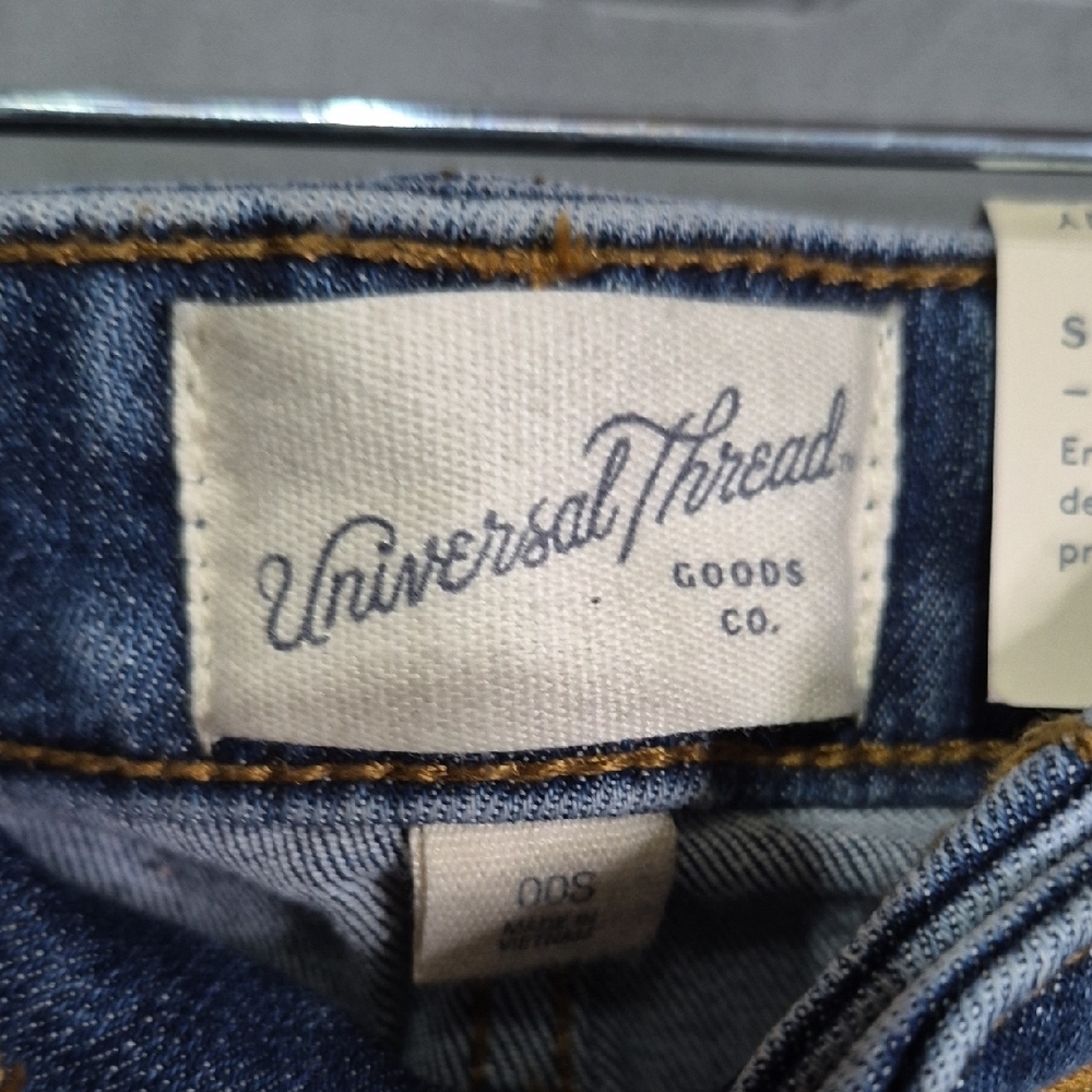 Universal Thread High Rise Blue Jeans - Picture 2 of 4
